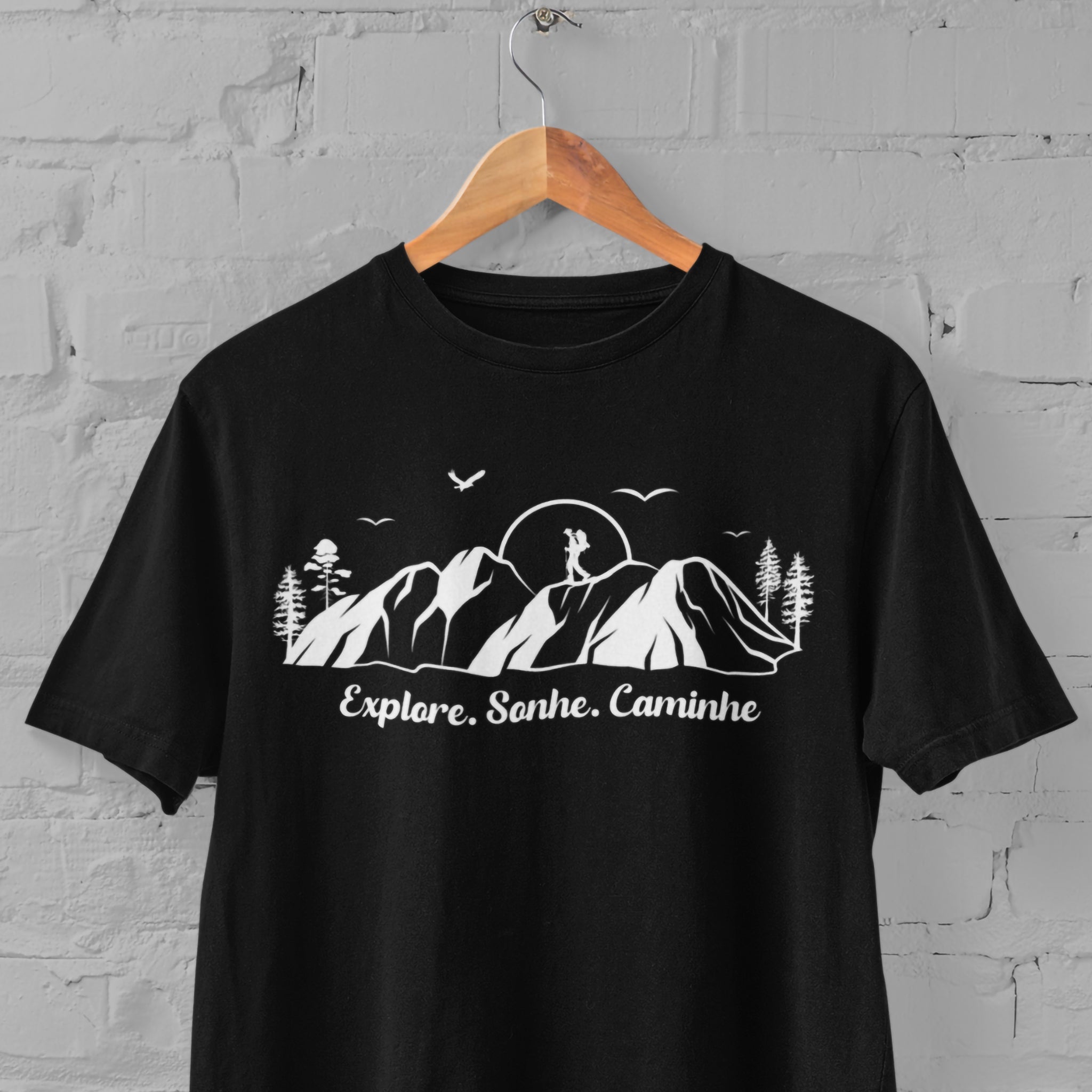 Camiseta "Explore. Sonhe. Caminhe"