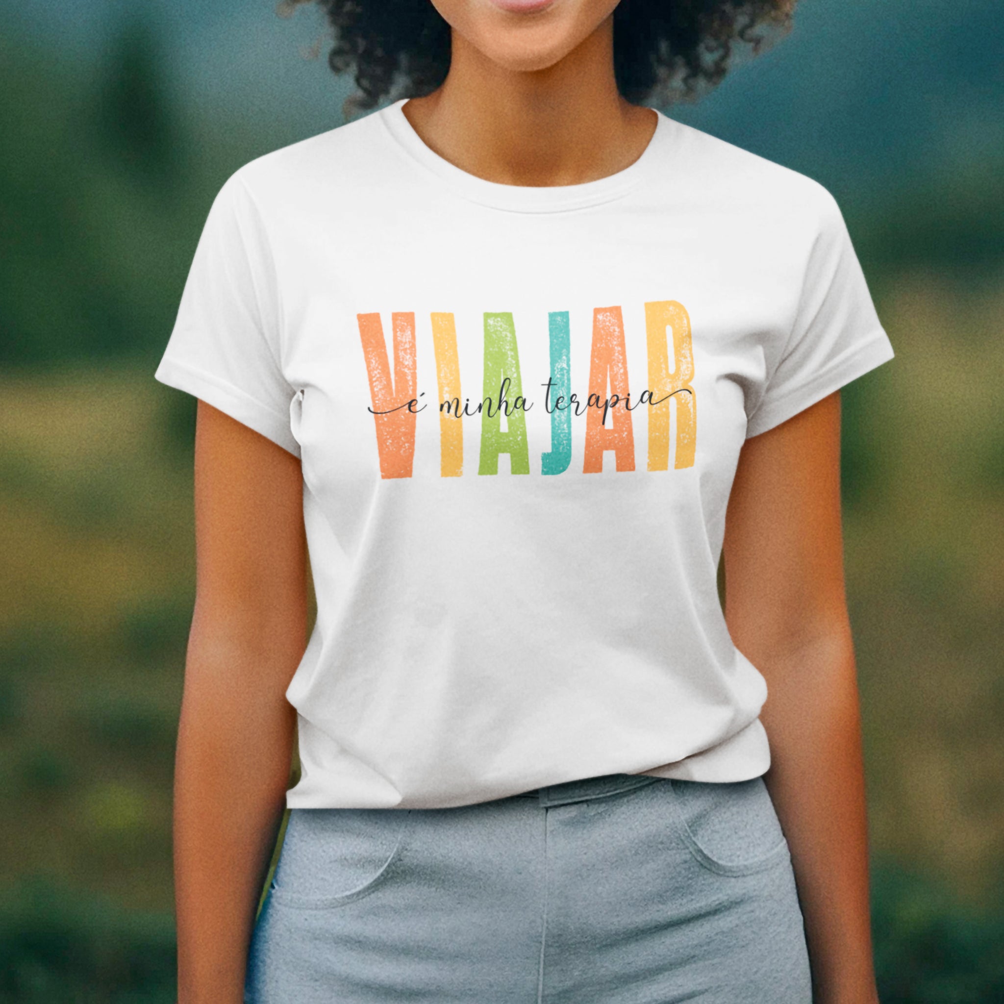 Camiseta "Viajar é Minha Terapia"